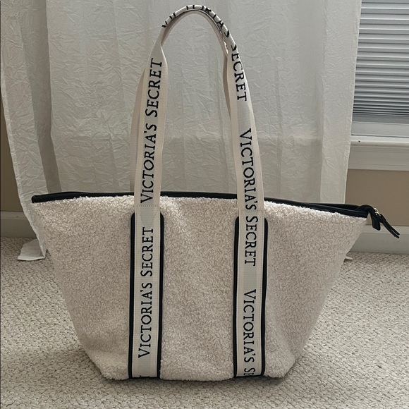 Victoria’s Secret Tote Bag - Picture 1 of 3